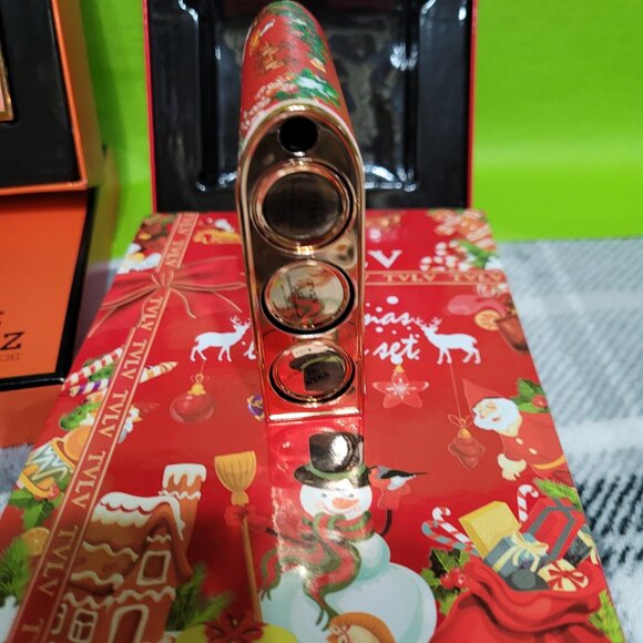 XXX-NIB Christmas Lipstick Bag with 3 shades Red Lipstick Mirror and Chain - Picture 2 of 3